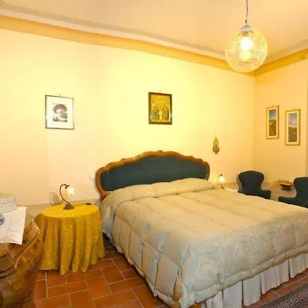 Sleeps 4 Air Con Wifi Appartamento