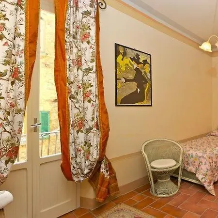 Sleeps 4 Air Con Wifi *